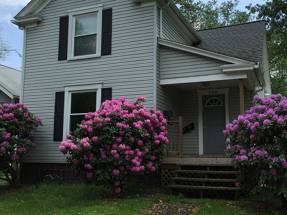 1st image of 208 E Crain Ave