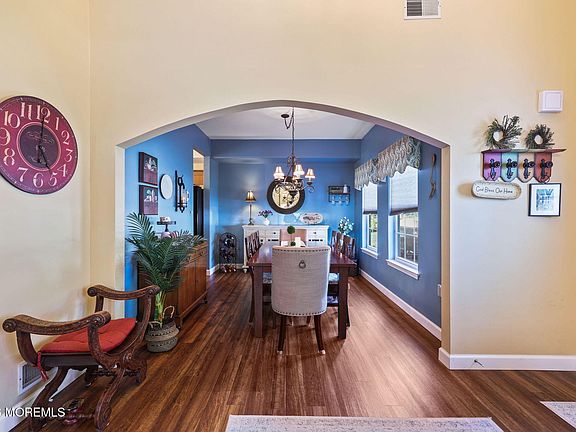 5th image of 111 Nutmeg Road