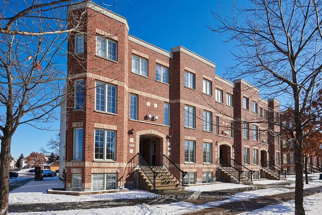 Photo 2 of 36 - 870 Longfields Dr - Ottawa, ON Building Photo - 870 Longfields Dr