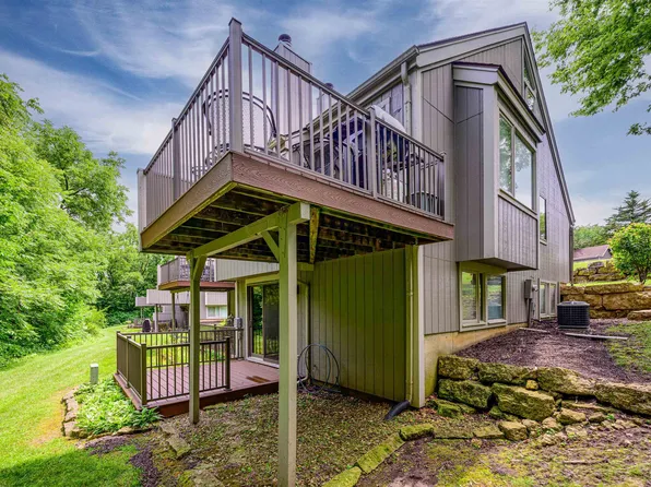 19 Cedar Bluff Ln, Galena, IL 61036