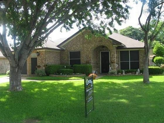 1st image of 520 Mary Jane Ln