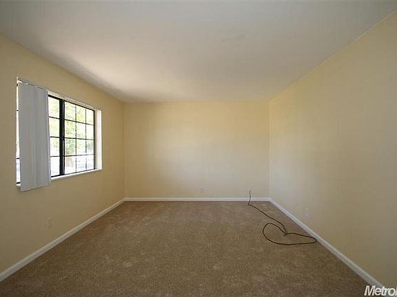 2nd image of 700 Norwich Ct