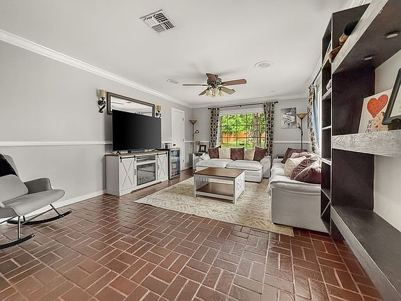 2nd image of 1007 Swanson Dr