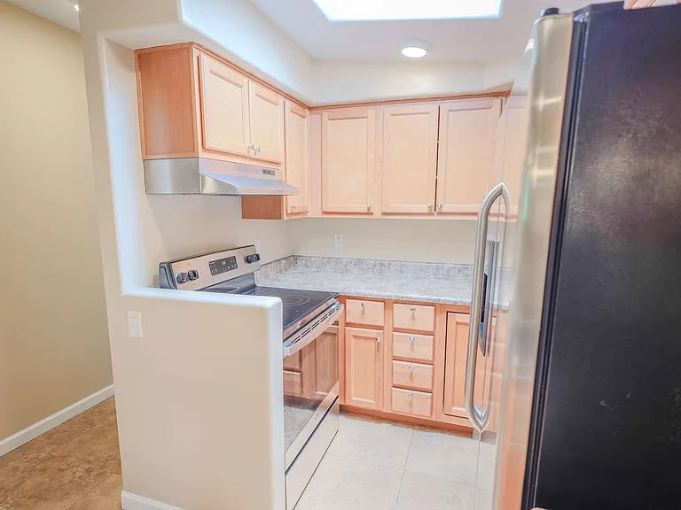 1421 N. Louis Ave — Photo 9