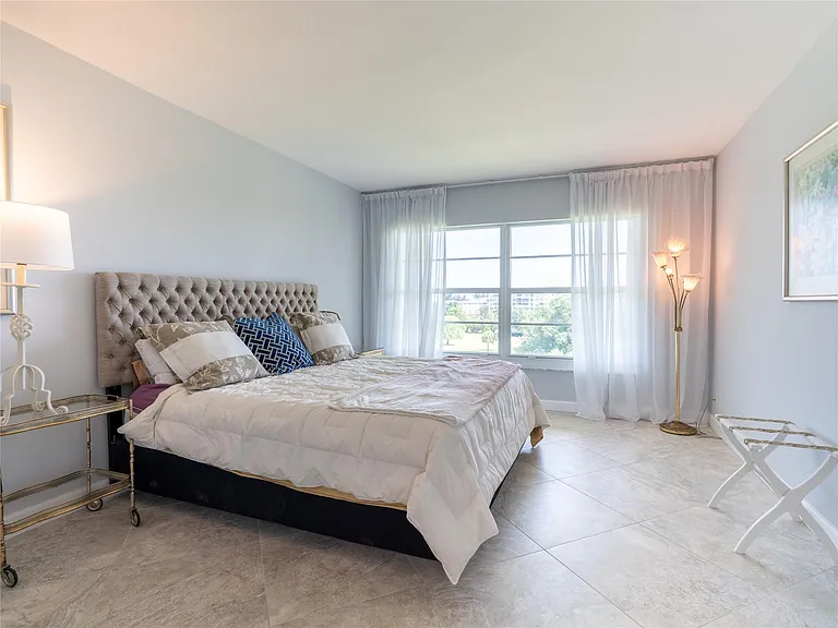 2850 N Palm Aire Dr #601 — Photo 32