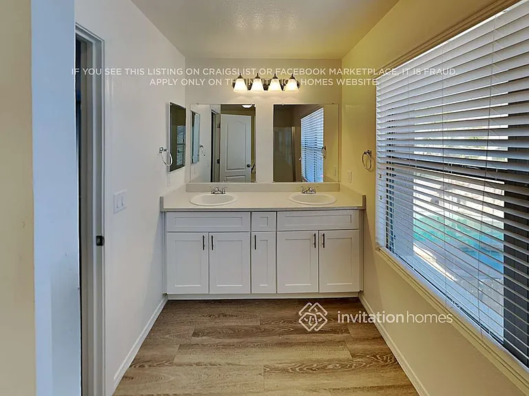 1094 E Lowell Ct — Photo 14