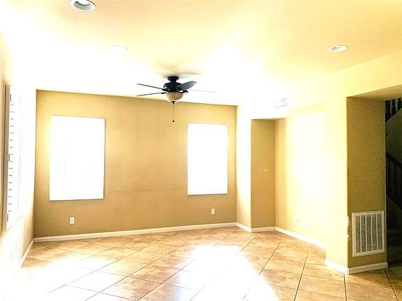 3rd image of 3943 E Spring Hill Ct