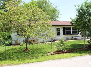 18 North Dr, Fenton, MO 63026
