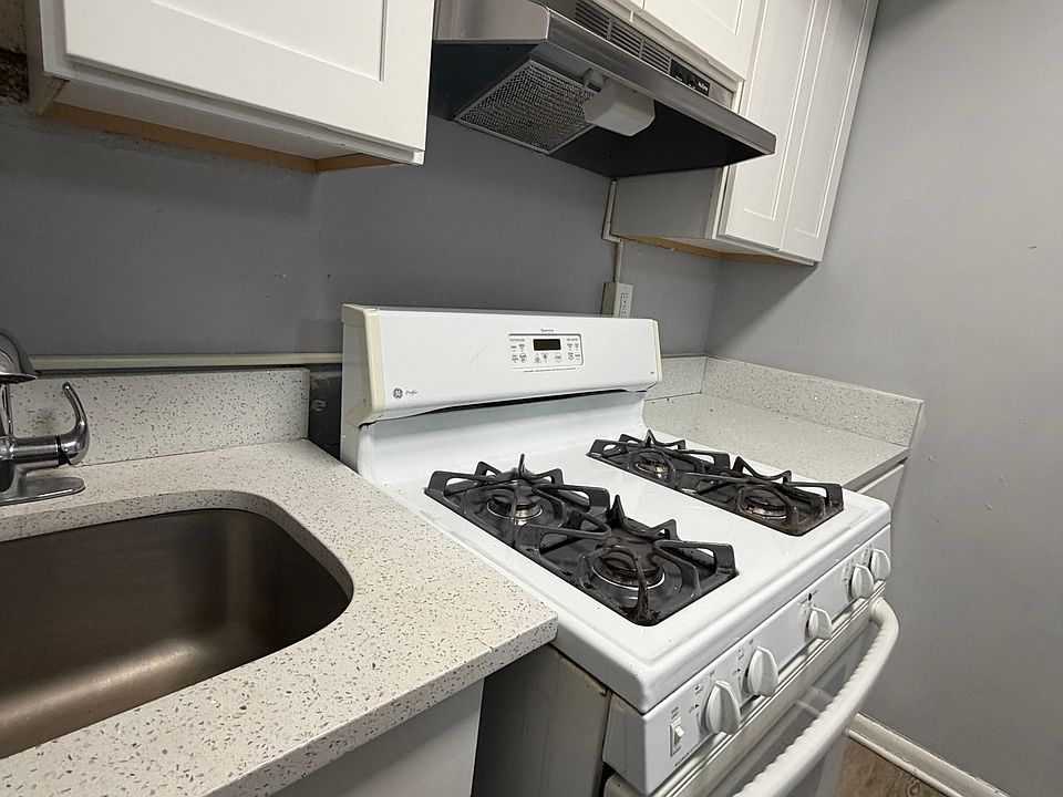 1st image of 5237 Oxford Ave #7