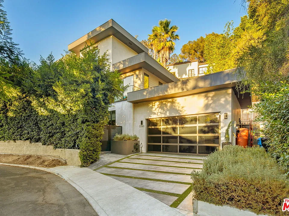 2260 Alcyona Dr