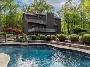 84 Crispell Ln, New Paltz, NY 12561