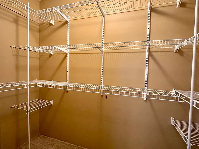 1032 Cornwall Dr — Photo 24