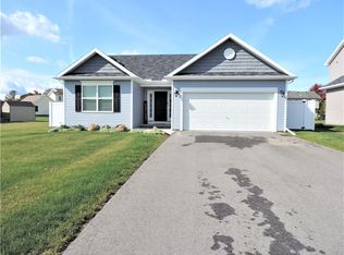 13 Carriage House Ln, Rochester, NY 14624