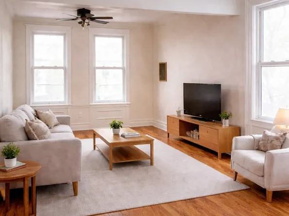 (undisclosed Address), Woodhaven, NY 11421