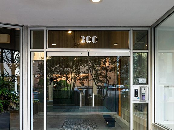4th image of 300 20th St N #405