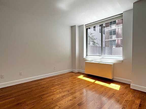 5th image of 225 Schermerhorn St APT 2D
