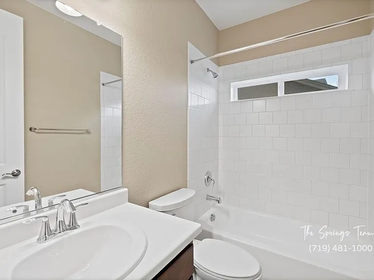 9547 Dewitt Dr — Photo 10
