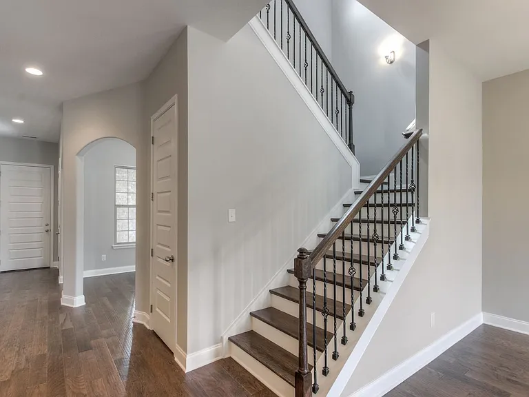 923 Scouting Dr — Photo 13