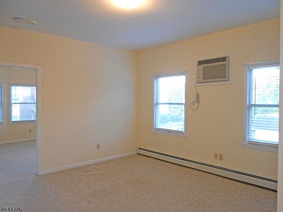 4th image of 265 Park Ave Floor 3