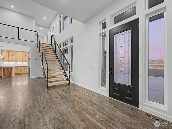 2nd image of 6988 Stonecrest Road NE