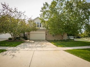 919 Elizabeth Dr, Streamwood, IL 60107