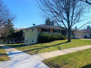 1239 Castle Ave, Sheboygan, WI 53081