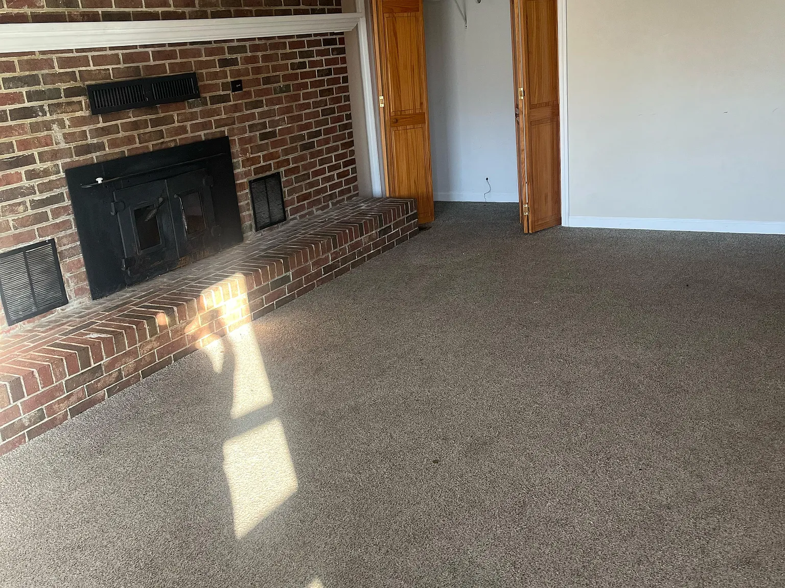 4 bed, 850 sqft, $1,695 — Photo 3
