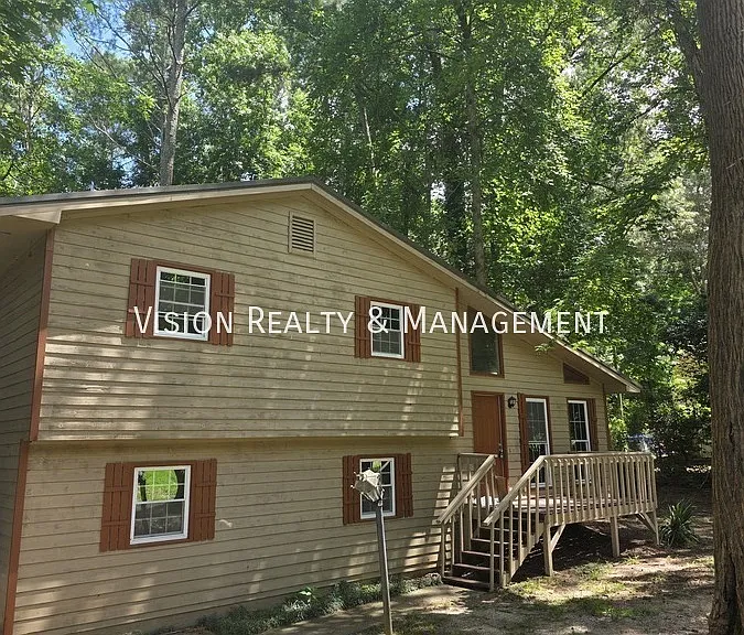 155 Pine Hill Dr — Photo 1