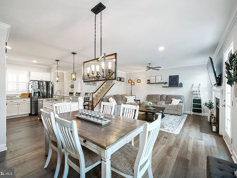 6 New Village Greene Dr — Photo 13