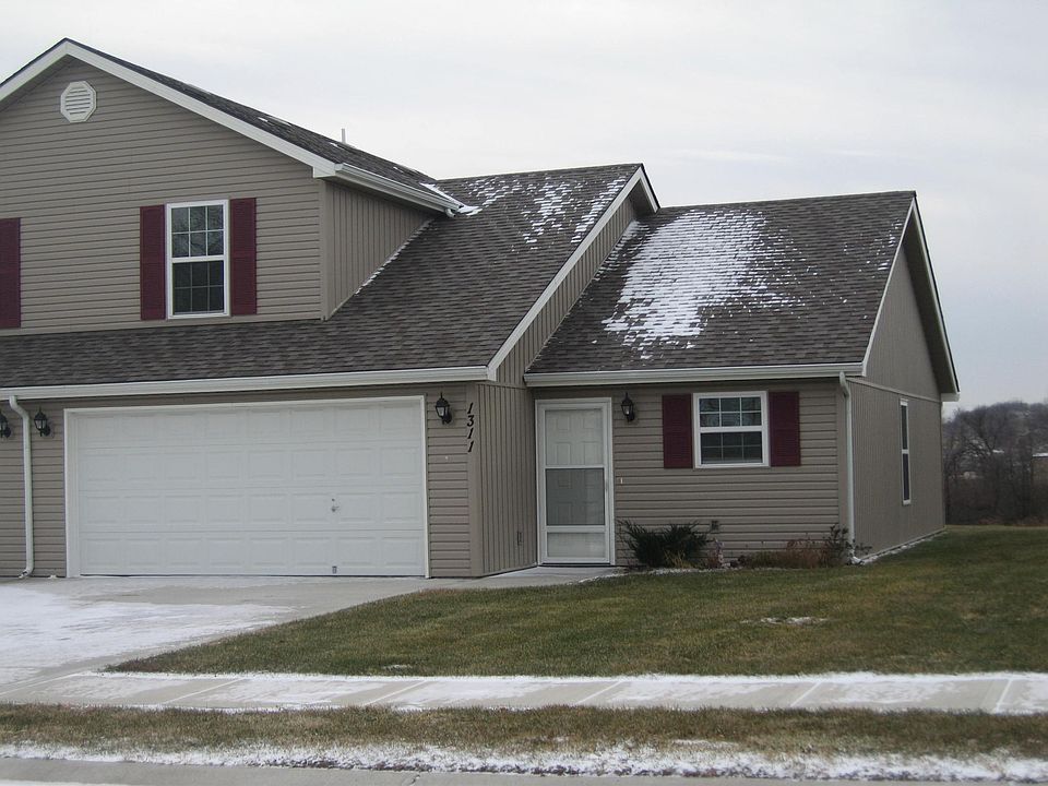 1st image of 1306 NW Willow Dr