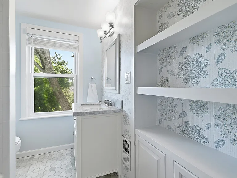 1415 Park Ave — Photo 16