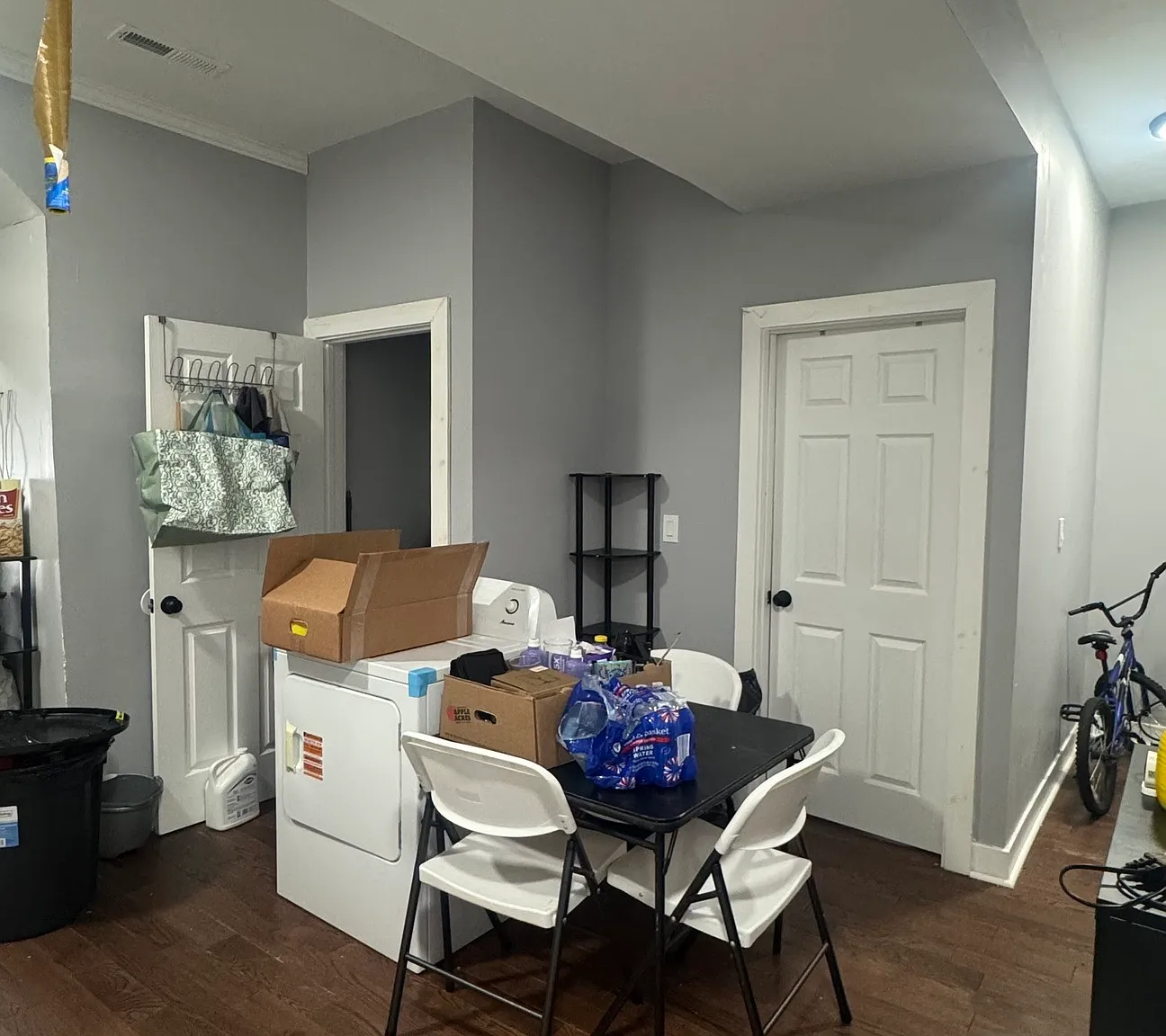 3 bed, 1.0 bath, 1000 sqft, $2,000 — Photo 4