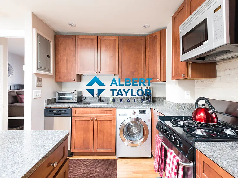 33 Gray St #3 — Photo 3