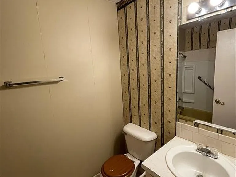3102 Scott Ln — Photo 5