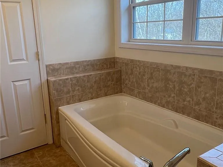 8 Seeley Bull St #120 — Photo 21