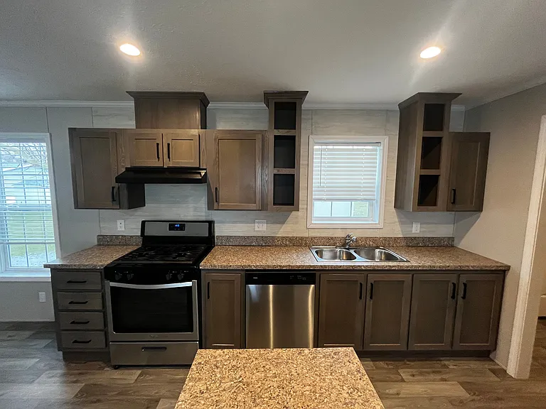 Oak Tree Village — Photo 41