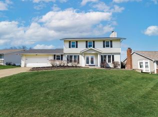 537 Highfield Dr, Saint Charles, MO