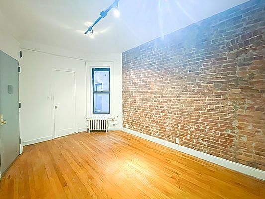 5th image of 1515 Lexington Ave APT 4C
