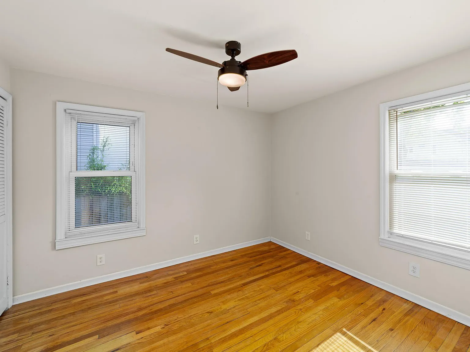 2 bed, 1000 sqft, $1,600 — Photo 4