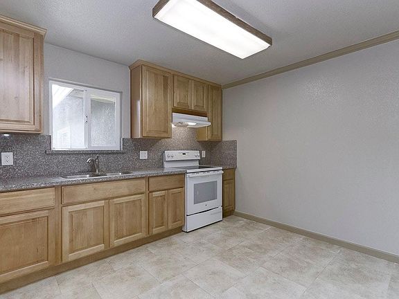 5th image of 3131 Vesuvius Ln