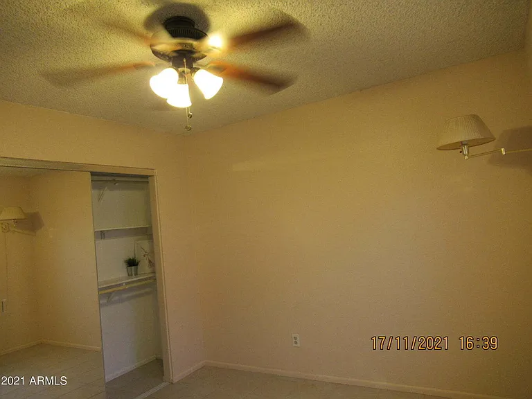 2324 W Highland Ct — Photo 33