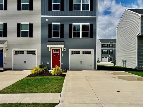 114 Slate Ridge Dr #9, Barberton, OH 44203