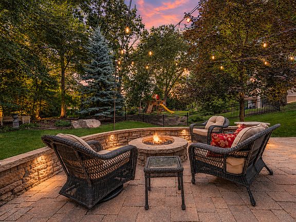 2nd image of 3865 N Ridge Dr