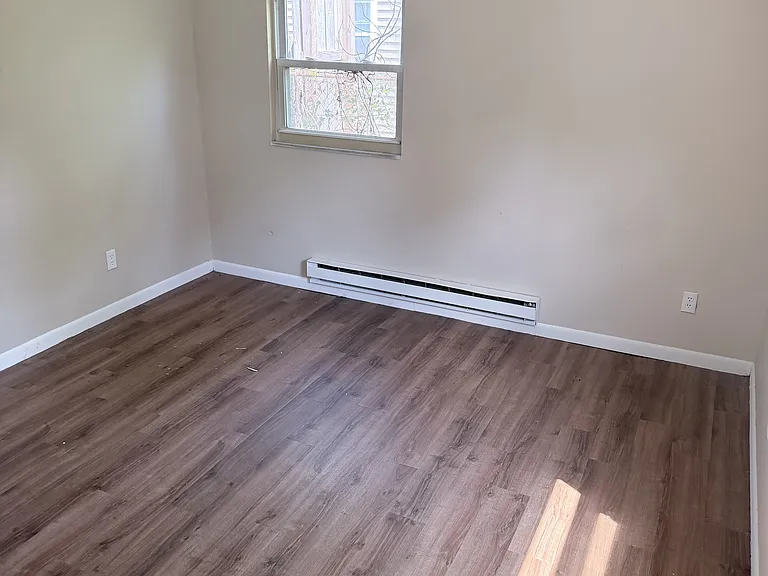 2440 Ulrich Ave — Photo 6