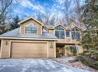 760 Lower Deer Valley Rd, Tannersville, PA 18372