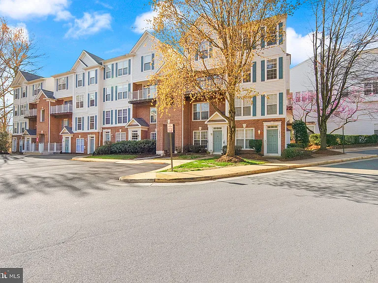 12739 Fair Crest Ct #301 — Photo 2