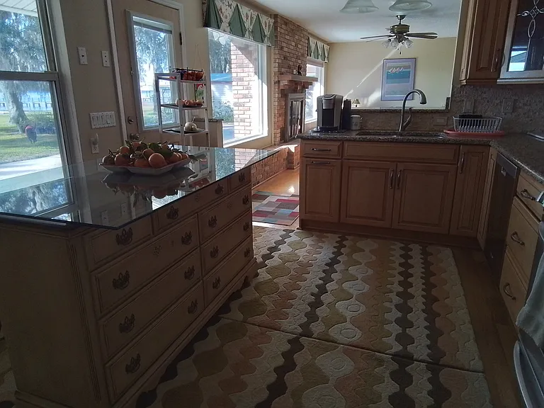 450 Broward Rd — Photo 3