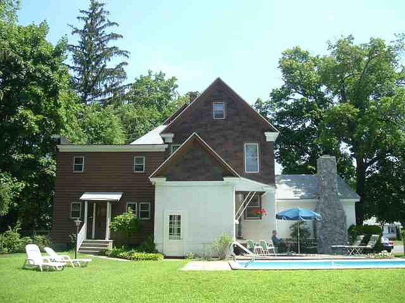 3rd image of 2128 CENTRAL Avenue