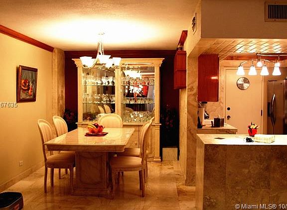 4th image of 800 NE 195th St APT 507