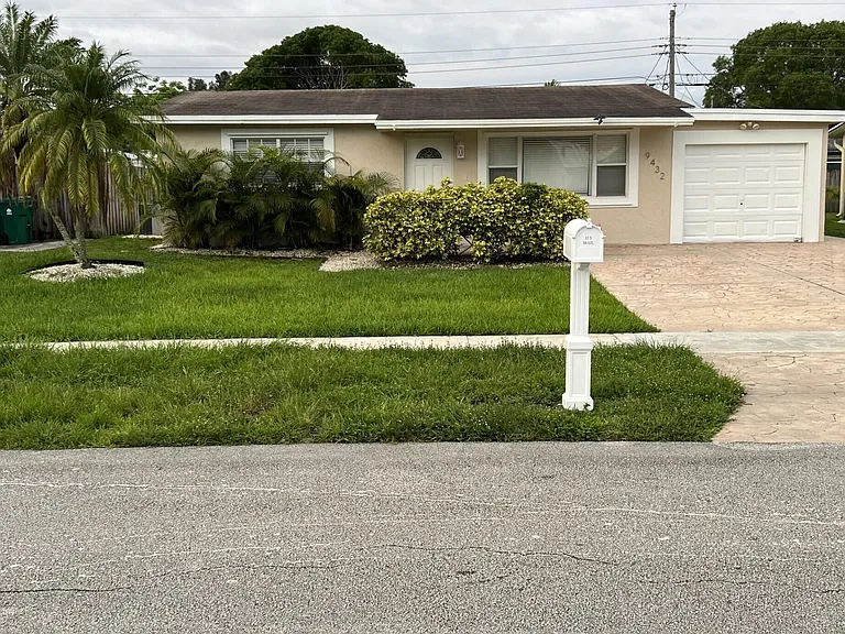 9432 SW 52nd Ct — Photo 2